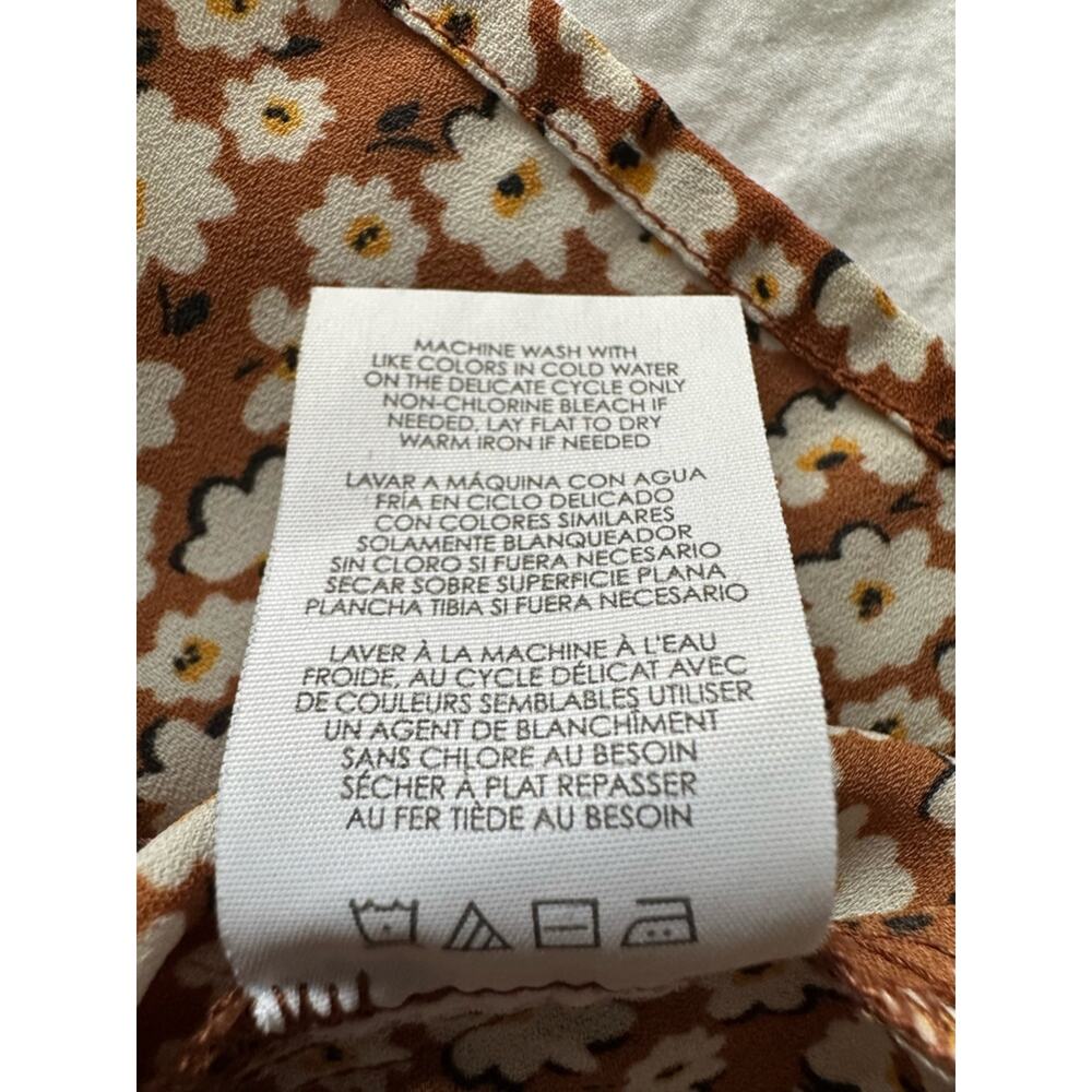 CAbi floral button-front top, size large - Picture 6 of 11